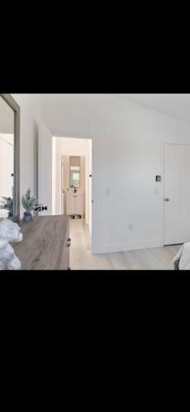 GreyLux1Bedroom